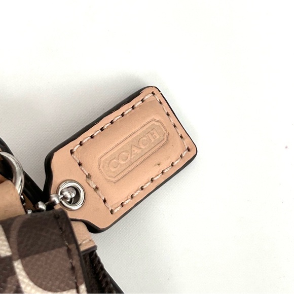 Coach Wristlet Payton Dream Brown Beige - Picture 10 of 13